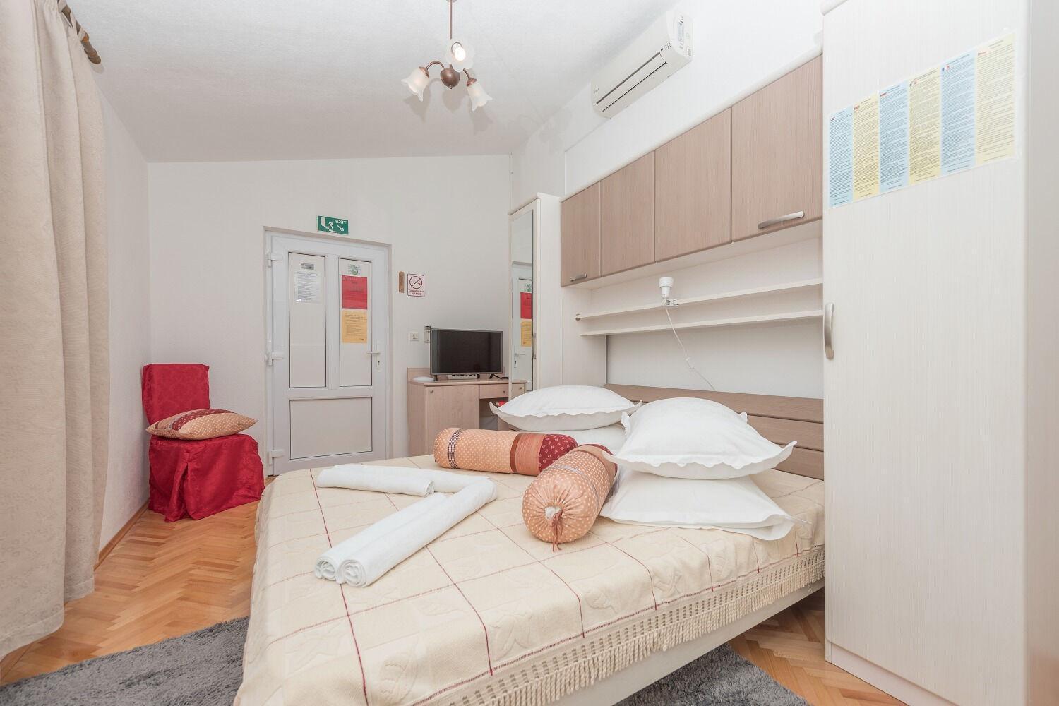 Apps And Room Goran In The Center Makarska Exterior foto